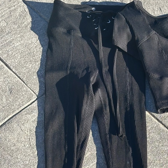 Year Of ours legging crop top set year of ours - Picture 13 of 13